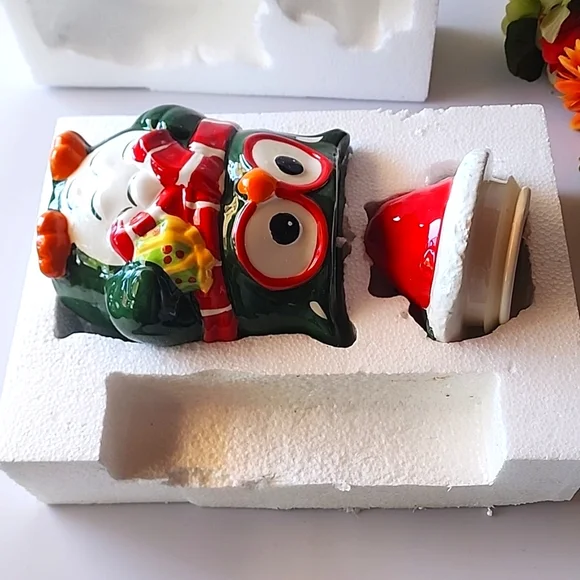 NWT, David's Cookies Christmas Ceramic Cookie Jar. Owl Design. - Picture 3 of 15